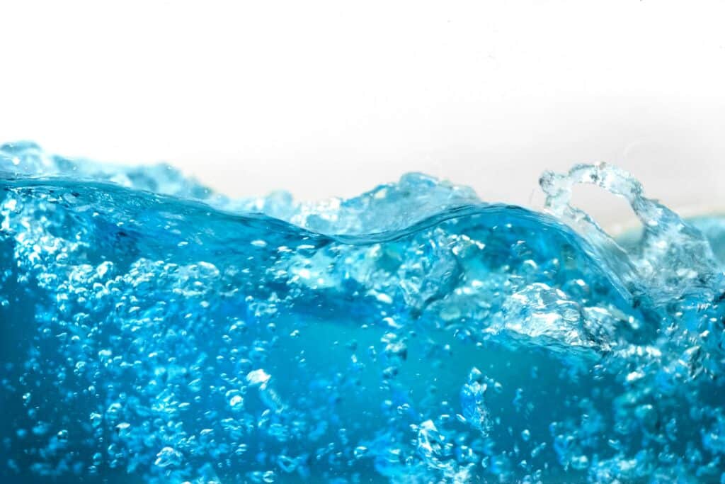 blue and white water splash